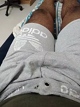 Snapshot of smalldisk chatting on 03-16-26, 04:10 smalldisk online show from 03-16-26, 04:10