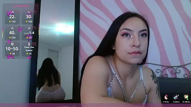Snapshot of Scarlet_queen4 chatting on 05-27-26, 01:07 Scarlet queen4 online show from 05-27-26, 01:07