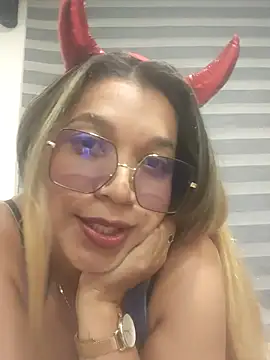 Melisa 14 online show from 04-11-26, 01:24