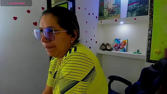 Snapshot of Melisa_14 chatting on 06-11-26, 11:18 Melisa 14 online show from 06-11-26, 11:18
