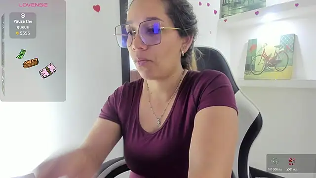 Snapshot of Melisa_14 chatting on 05-15-26, 11:30 Melisa 14 online show from 05-15-26, 11:30