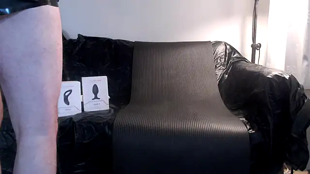 Snapshot of latexslaveboy chatting on 05-26-26, 07:45 latexslaveboy online show from 05-26-26, 07:45