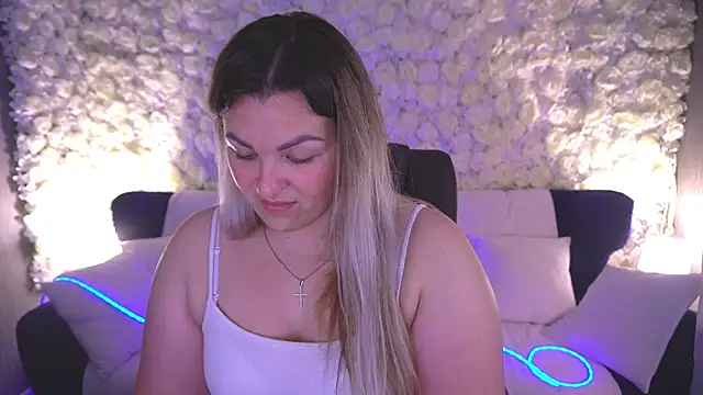 Snapshot of AlissyaGrayy chatting on 05-11-26, 04:04 AlissyaGrayy online show from 05-11-26, 04:04