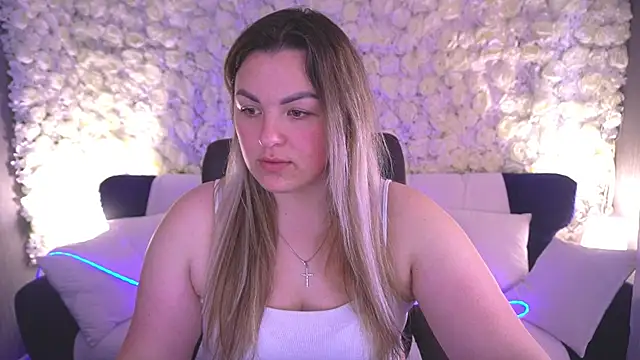 Snapshot of AlissyaGrayy chatting on 05-11-26, 01:01 AlissyaGrayy online show from 05-11-26, 01:01