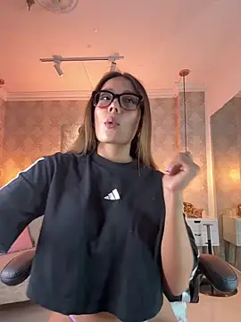SERENAA   online show from 05-18-26, 03:17