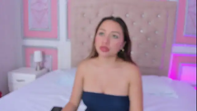 Snapshot of dulce_girls chatting on 05-16-26, 08:19 dulce girls online show from 05-16-26, 08:19