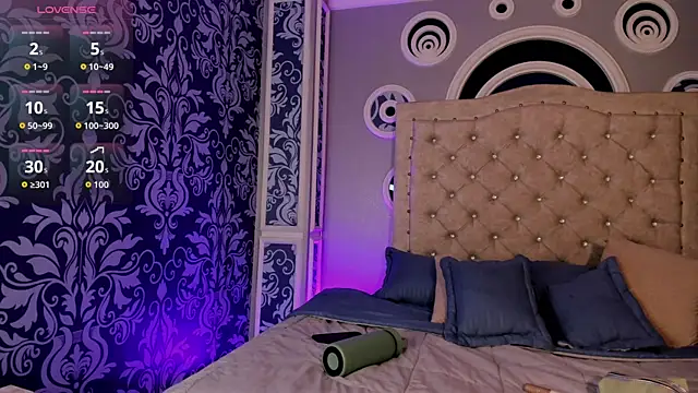 Snapshot of dulce_girls chatting on 07-22-26, 11:56 dulce girls online show from 07-22-26, 11:56