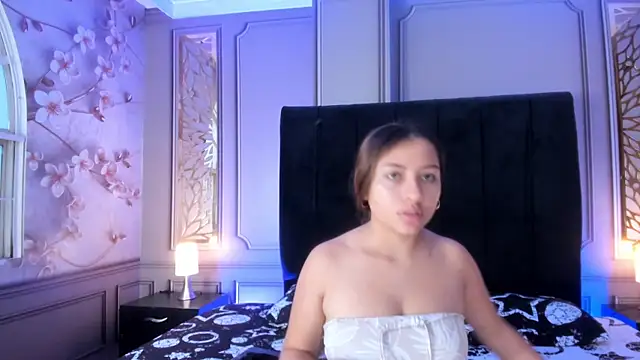 Snapshot of dulce_girls chatting on 05-13-26, 12:34 dulce girls online show from 05-13-26, 12:34