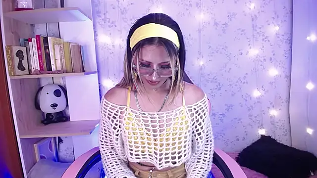 Snapshot of _Alexaavandercloude chatting on 05-15-26, 07:45 Alexaavandercloude online show from 05-15-26, 07:45