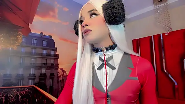 Paola Delfino online show from 05-25-26, 12:04