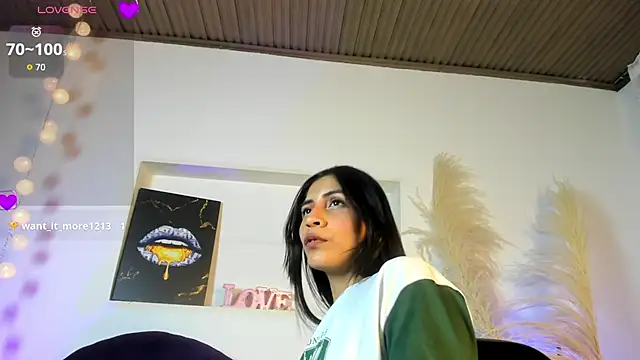 Emiili Clark online show from 03-18-26, 01:53