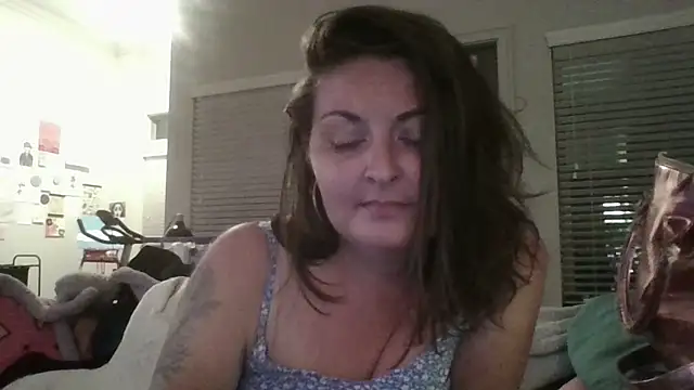 Snapshot of tinyassbossymilf chatting on 06-29-26, 08:32 tinyassbossymilf online show from 06-29-26, 08:32