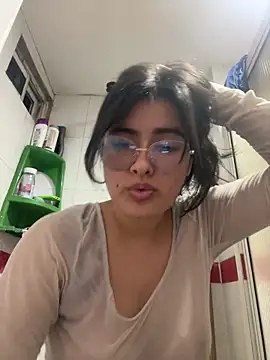 LinaEvansonn online show from 04-15-26, 01:00