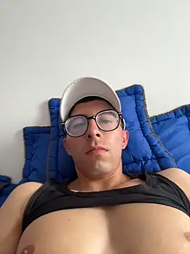 Snapshot of LeonBlazze chatting on 04-16-26, 06:08 LeonBlazze online show from 04-16-26, 06:08