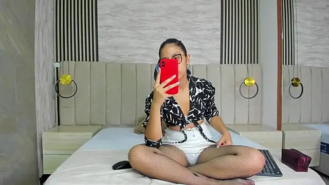 Snapshot of ehlunara chatting on 03-21-26, 07:40 ehlunara online show from 03-21-26, 07:40