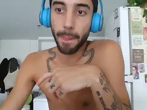 Snapshot of SantinnoVale chatting on 03-20-26, 07:48 SantinnoVale online show from 03-20-26, 07:48