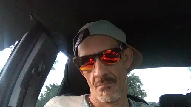 Snapshot of woddy87 chatting on 06-06-26, 12:16 woddy87 online show from 06-06-26, 12:16