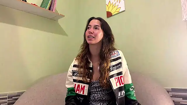Snapshot of Julieta_Jol chatting on 06-10-26, 02:07 Julieta Jol online show from 06-10-26, 02:07