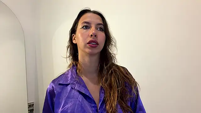 Snapshot of Julieta_Jol chatting on 06-12-26, 01:42 Julieta Jol online show from 06-12-26, 01:42