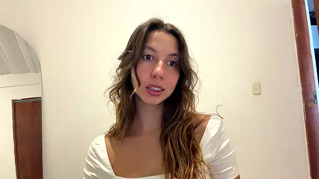 Snapshot of Julieta_Jol chatting on 04-21-26, 01:39 Julieta Jol online show from 04-21-26, 01:39