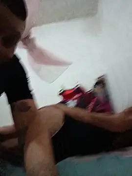 JulianAndYuli online show from 06-05-26, 12:48
