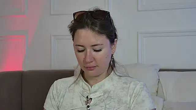 Snapshot of MeganStrane chatting on 05-05-26, 06:27 MeganStrane online show from 05-05-26, 06:27