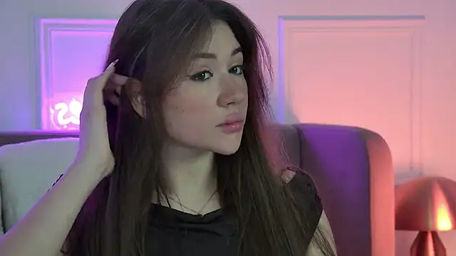 Snapshot of MeganStrane chatting on 06-11-26, 06:32 MeganStrane online show from 06-11-26, 06:32