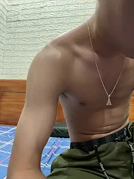 Hoanganhdayroii online show from 04-18-26, 12:46