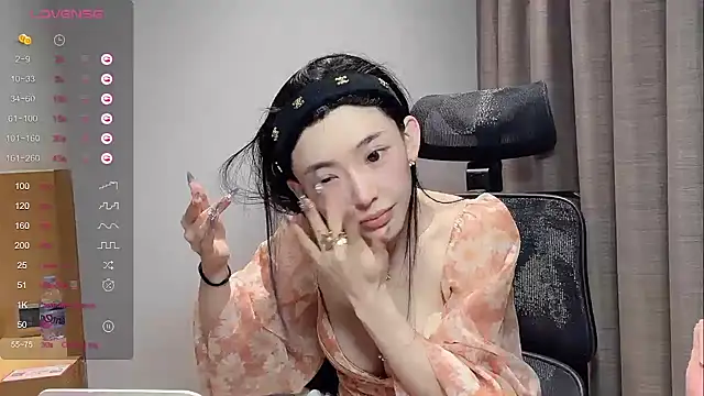 kiki-12 online show from 04-18-26, 11:49