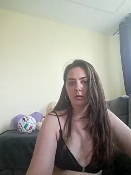 Snapshot of Arya_Malone chatting on 06-18-26, 11:26 Arya Malone online show from 06-18-26, 11:26