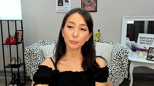 DanaRoges online show from 05-13-26, 06:37