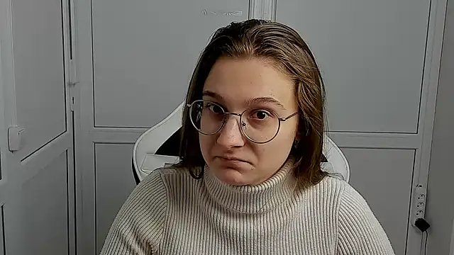 Mia kristal online show from 04-10-26, 12:45