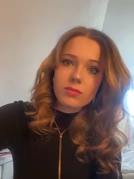 Snapshot of SophiaWestend chatting on 03-19-26, 10:15 SophiaWestend online show from 03-19-26, 10:15