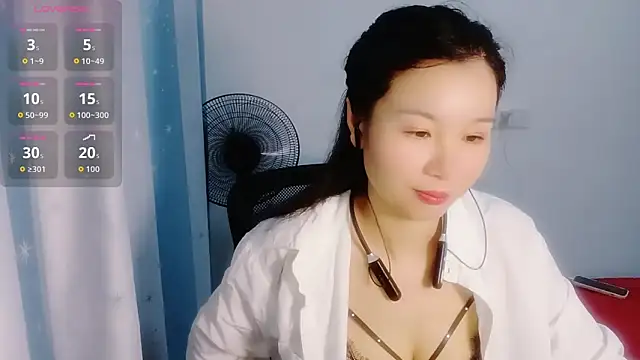 Snapshot of Lianzi-2026 chatting on 05-19-26, 12:23 Lianzi-2026 online show from 05-19-26, 12:23