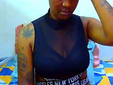 Snapshot of Tattooedgoddess33 chatting on 03-24-26, 09:15 Tattooedgoddess33 online show from 03-24-26, 09:15