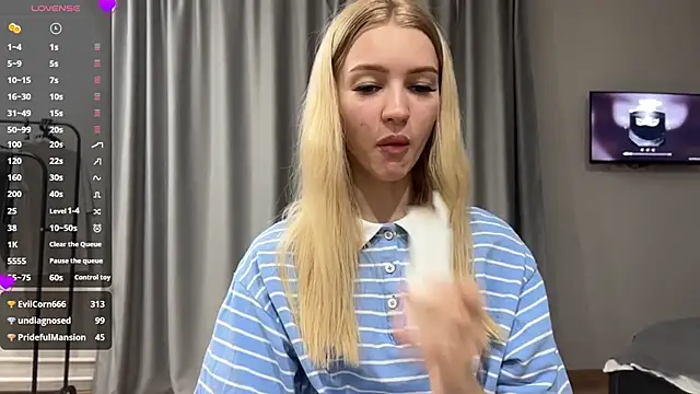 Snapshot of MelissaEvenns chatting on 06-18-26, 03:28 MelissaEvenns online show from 06-18-26, 03:28