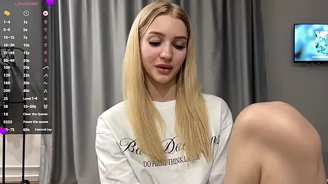Snapshot of MelissaEvenns chatting on 06-17-26, 03:44 MelissaEvenns online show from 06-17-26, 03:44