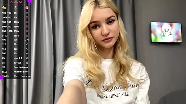 Snapshot of MelissaEvenns chatting on 05-21-26, 02:47 MelissaEvenns online show from 05-21-26, 02:47