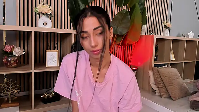 Snapshot of TiaCyrrus chatting on 05-27-26, 02:24 TiaCyrrus online show from 05-27-26, 02:24