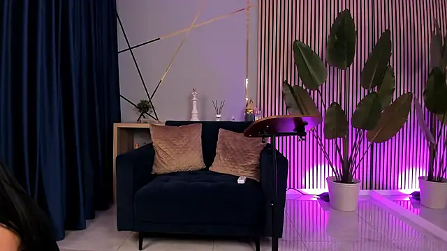 TiaCyrrus online show from 03-18-26, 03:35