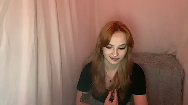 Snapshot of EvaKapnist chatting on 04-30-26, 08:49 EvaKapnist online show from 04-30-26, 08:49