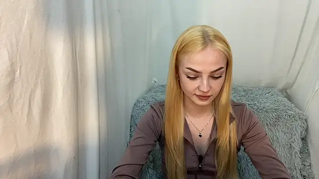 EvaKapnist online show from 04-13-26, 08:24