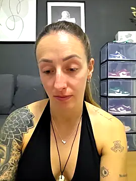 NicoleKaiser online show from 04-06-26, 06:09