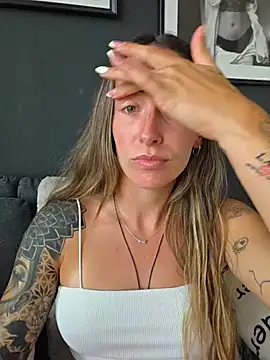NicoleKaiser online show from 05-31-26, 04:02