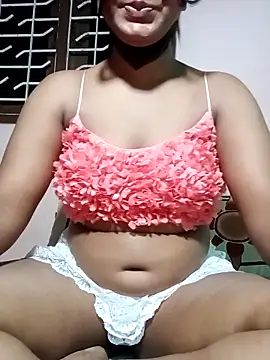 Snapshot of honeyi_babe chatting on 05-05-26, 06:00 honeyi babe online show from 05-05-26, 06:00
