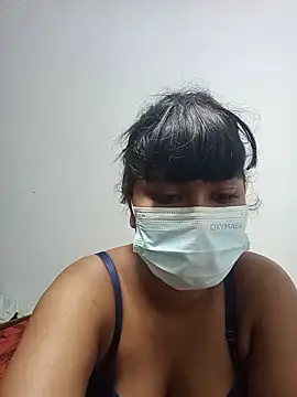 Snapshot of honeyi_babe chatting on 06-13-26, 06:39 honeyi babe online show from 06-13-26, 06:39
