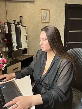 AgathaMyers online show from 04-11-26, 07:05