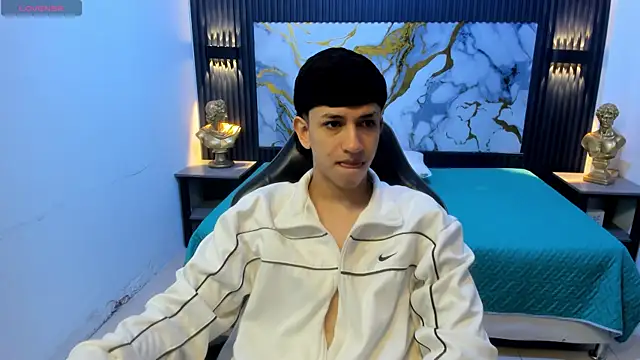 AdrianFranko online show from 06-19-26, 01:28