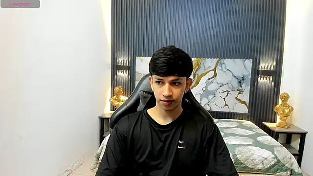 AdrianFranko online show from 05-11-26, 01:23