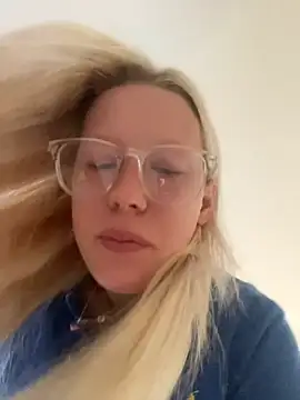 LeniMaria online show from 04-29-26, 04:33